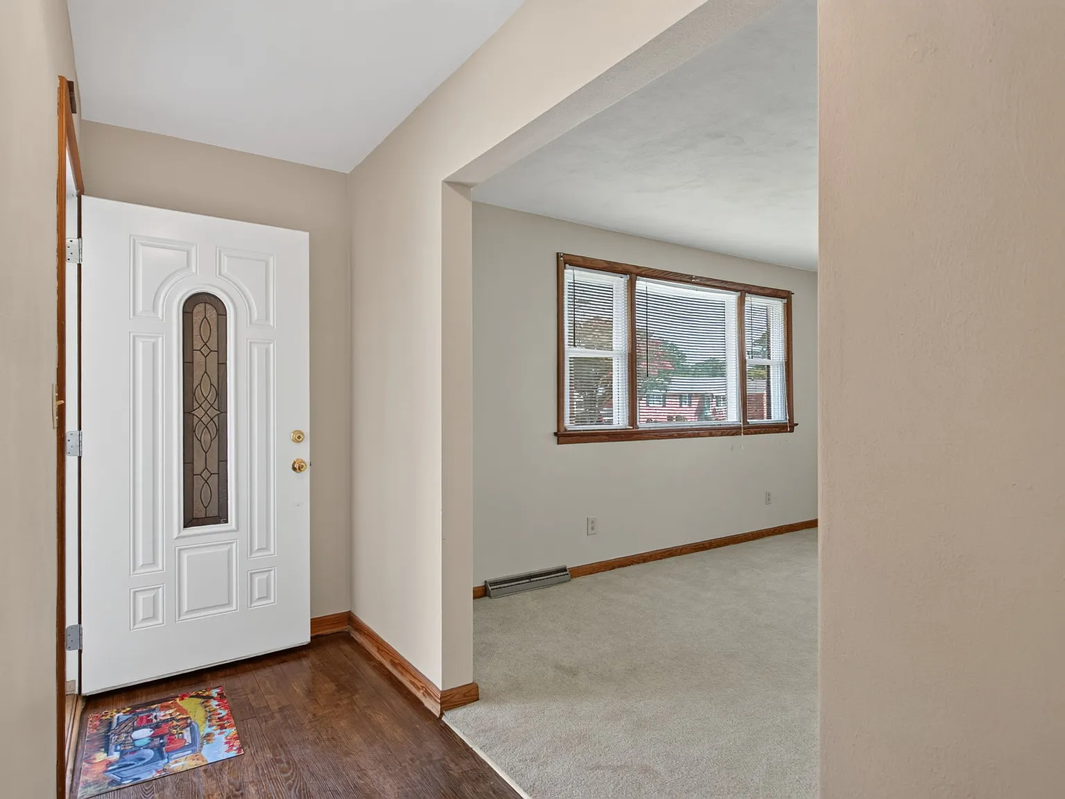3 bed, 1900 sqft, $3,200 — Photo 4