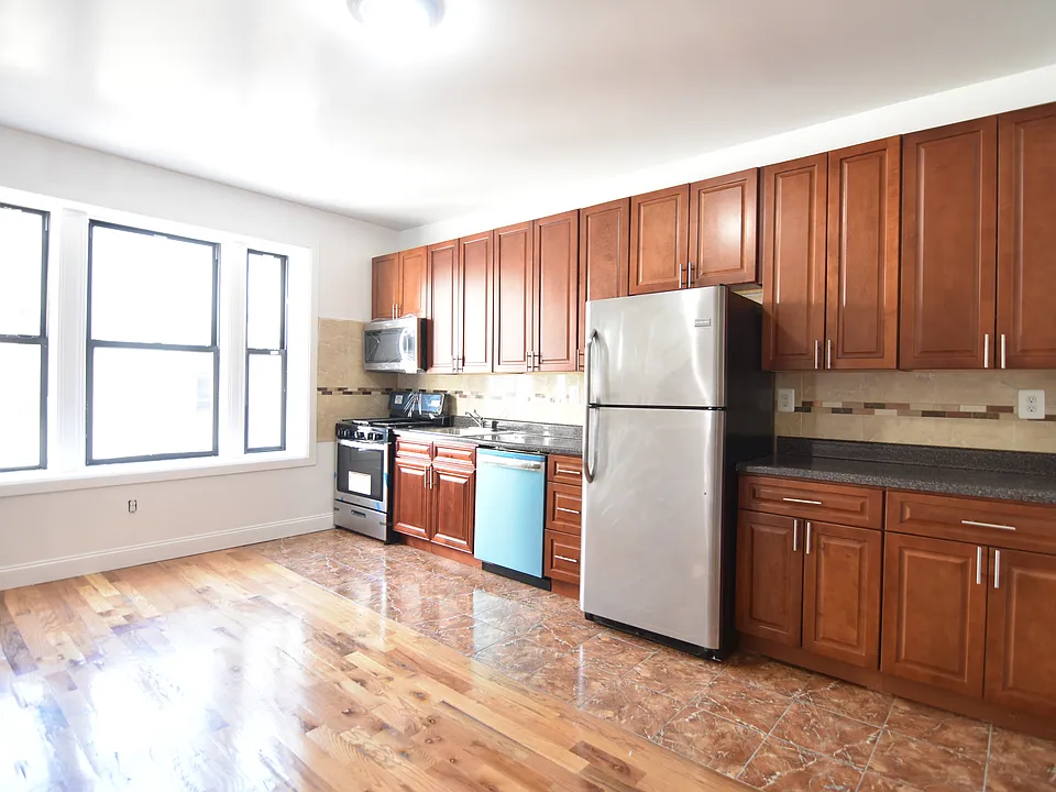 38 Fort Washington Ave #64