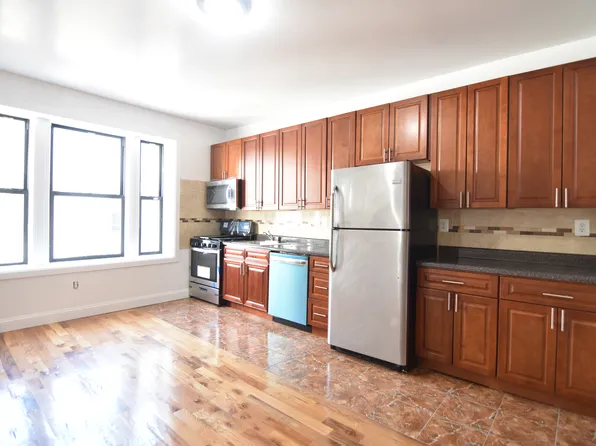 38 Fort Washington Avenue image 1 of 21