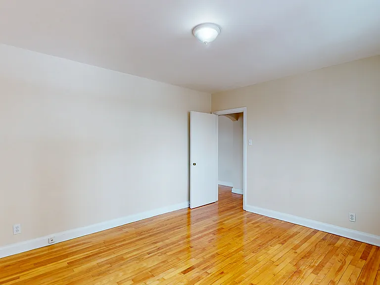 385 Besserer St — Photo 24