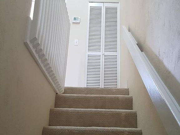 5th image of 110 Limewood Pl Unit 5