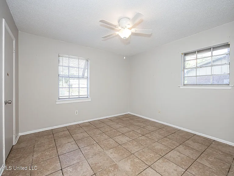 5612 Rose Dr — Photo 22
