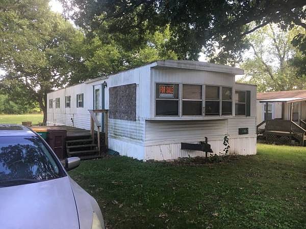 1st image of 130 Lantern Dr