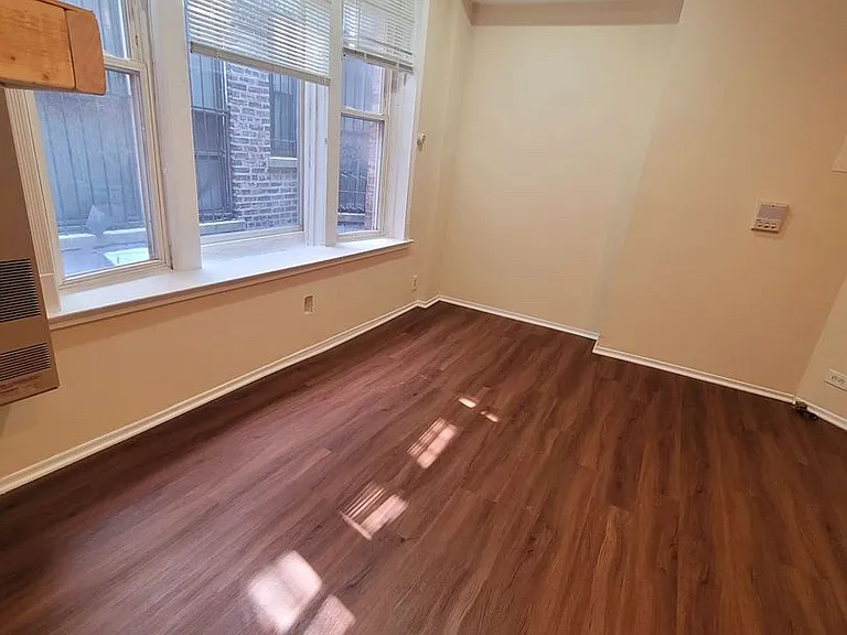 3150 W Cermak Rd #2MF — Photo 3