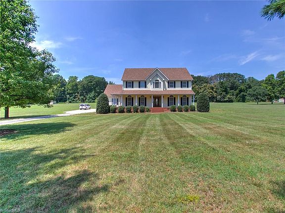 4th image of 7509 Oak Valley Ln