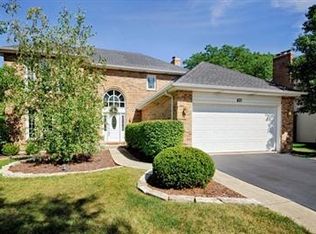 671 Meridian Ct, Wheaton, IL 60189