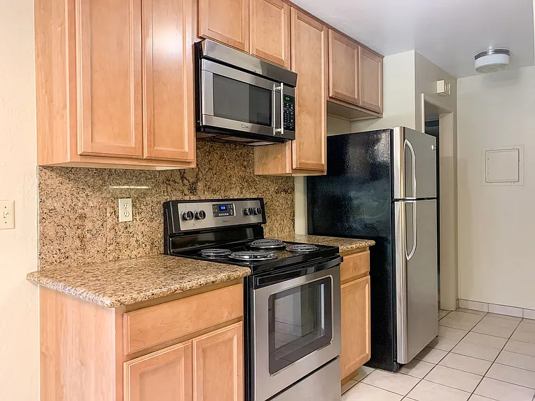 416 Pinehurst Ave — Photo 7