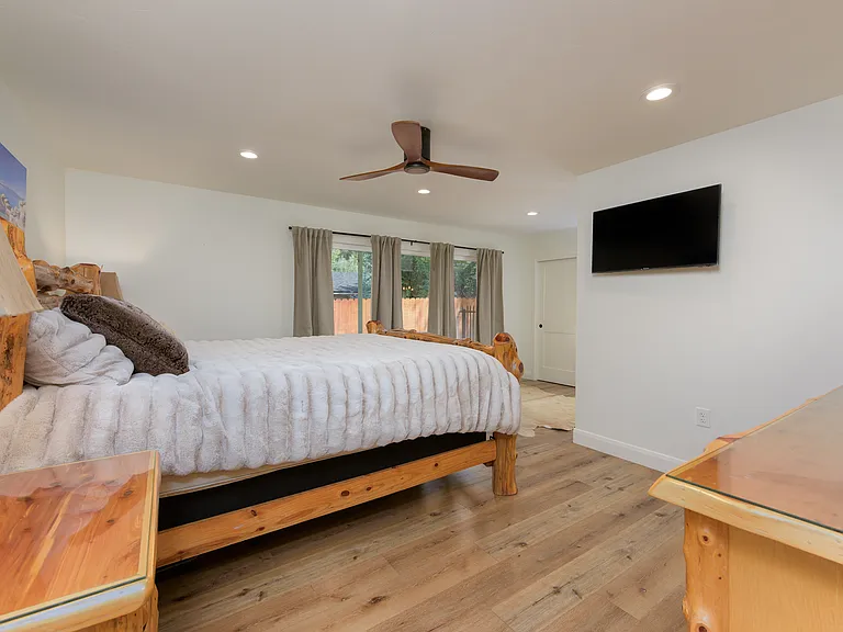 1090 Fairway Ave — Photo 14