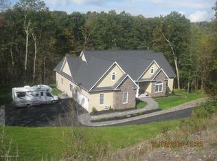294 Manorview Dr, Dallas, PA 18612