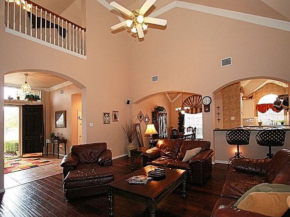 3rd image of 2701 Halsey Dr