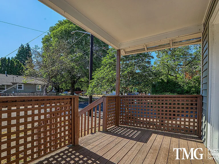 2500 Harney St — Photo 25
