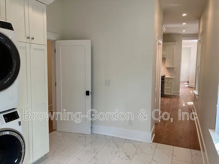 1005 W Eastland Ave — Photo 5