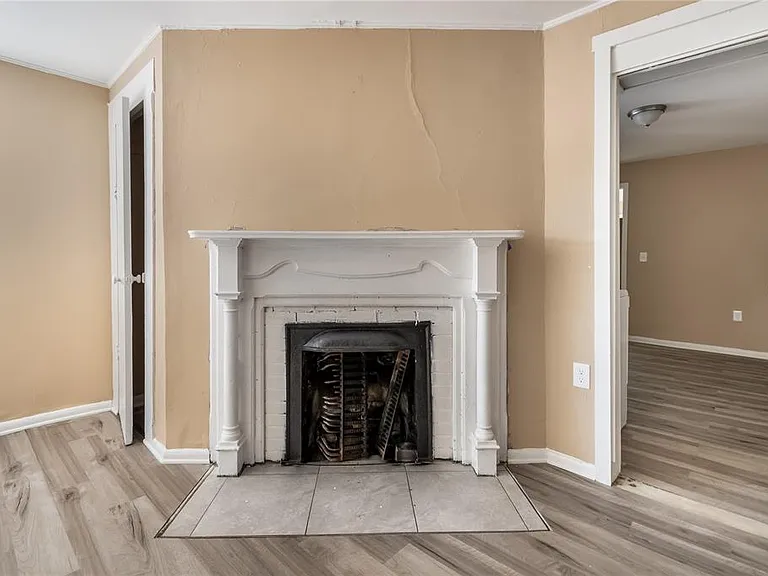 418 E Amelia Ave #A — Photo 10