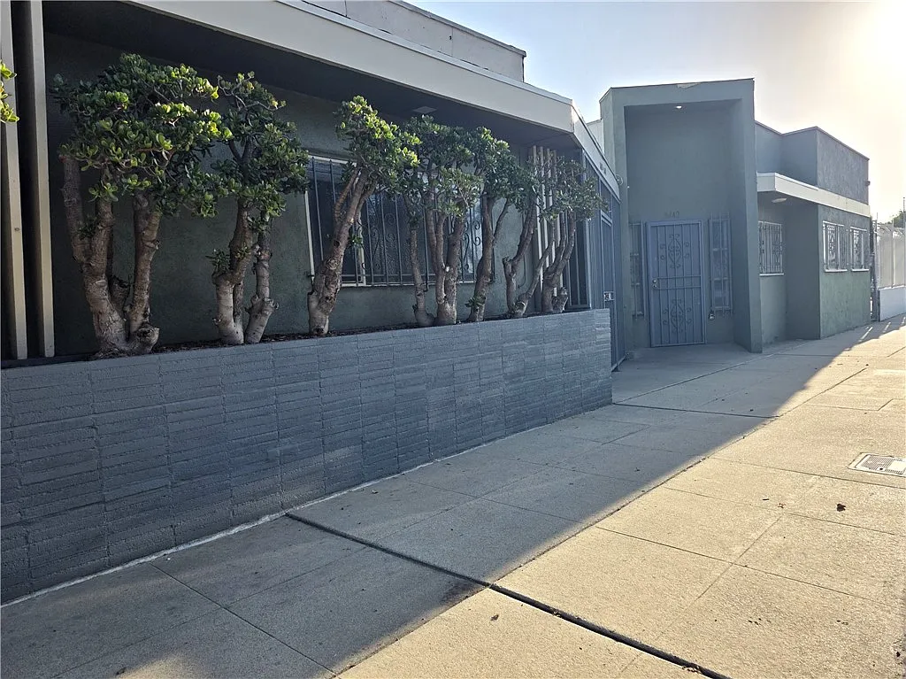 2 bed, 644 sqft, $2,500 — Photo 2