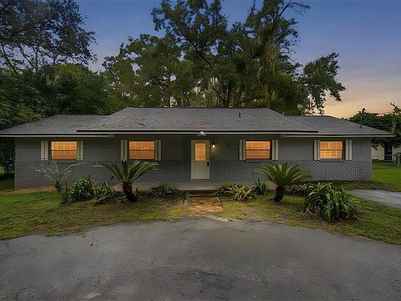 2nd image of 2948 NE 14TH AVENUE
