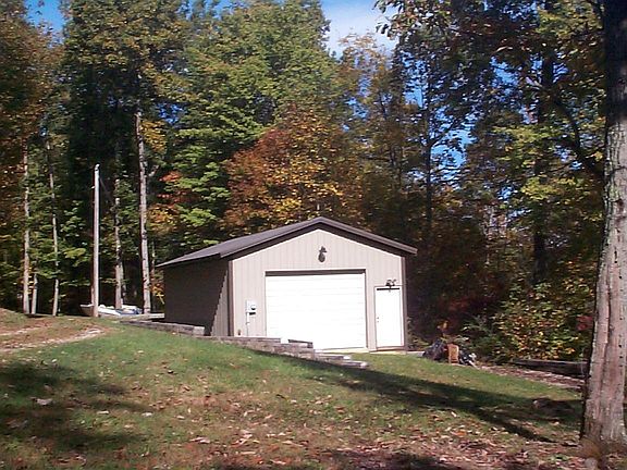 3rd image of 221 Cliff Dr