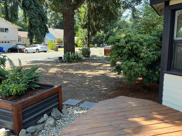 55 Howard Ave — Photo 31