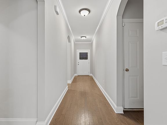 4th image of 638 Chelsea Station Cir