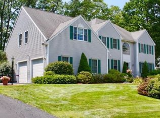 10 Wagon Wheel Rd, North Attleboro, MA 02760