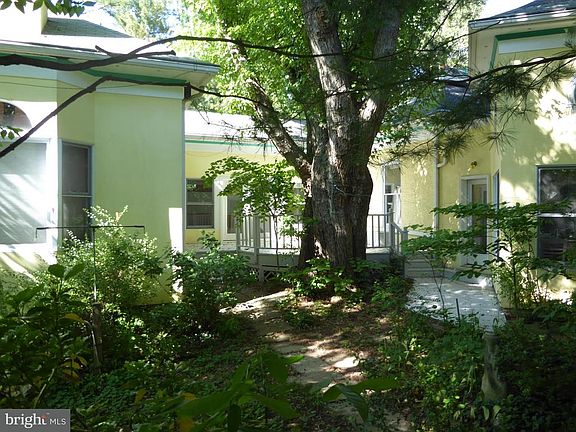 3rd image of 556 Anderson Ave