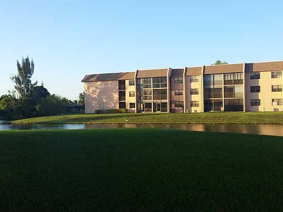 3rd image of 2711 NW 104th Ave APT 307