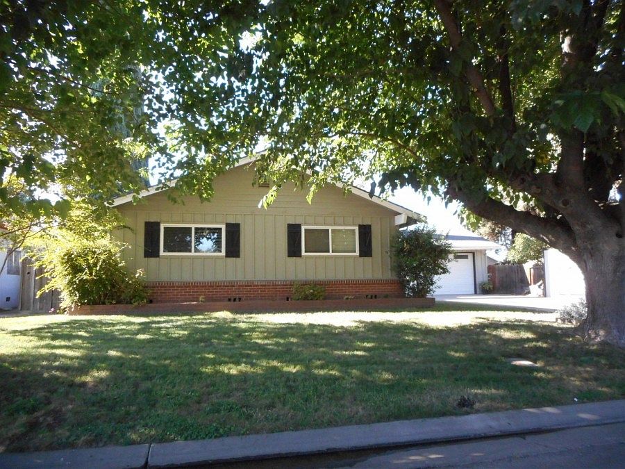 1st image of 2210 Yosemite Ave