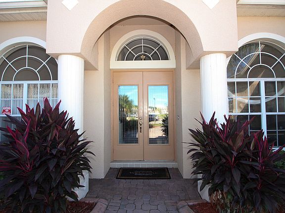3rd image of 18118 Thornhill Grand Cir