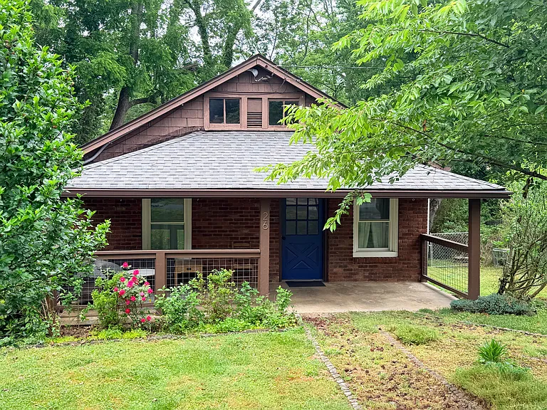 Oak Hill Cir — Photo 1