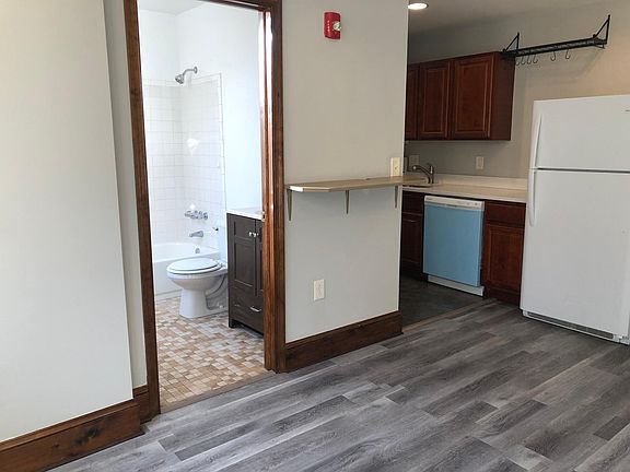 2nd image of 5098 Walnut St #203B