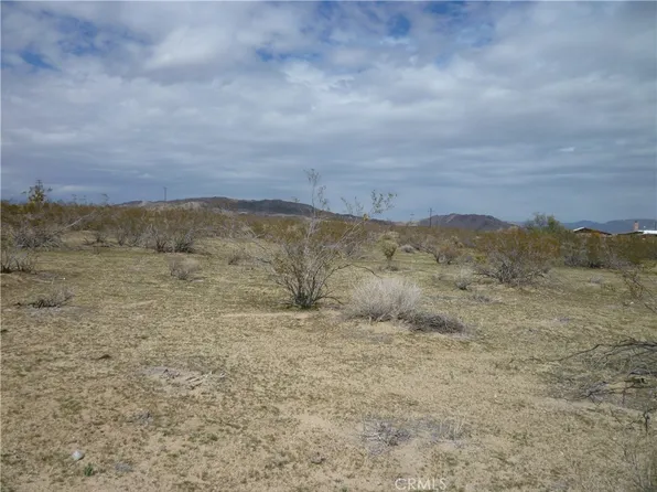 1234 Pine St, Landers, CA 92285