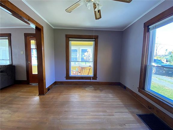5th image of 7 Boggs St