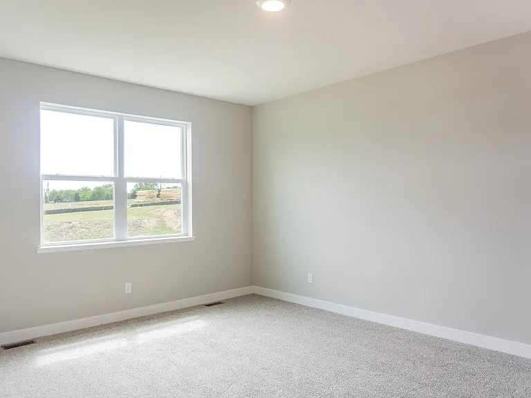 717 Winterberry Ln — Photo 21