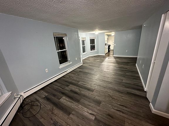 3rd image of 196 Illinois St Floor 3