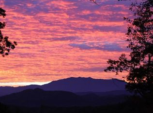 1723 Bluff Ridge Rd, Sevierville, TN 37876