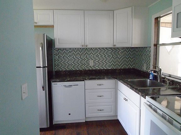 3rd image of 142 Bonny Shores Dr