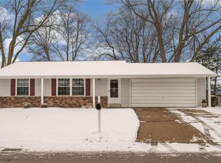 50 Country Hill Rd, Saint Peters, MO 63376