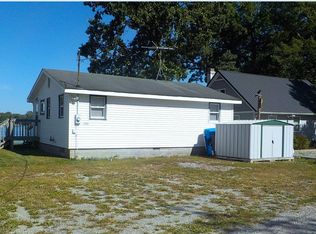 395 E 745th Rd S, Wolcottville, IN 46795