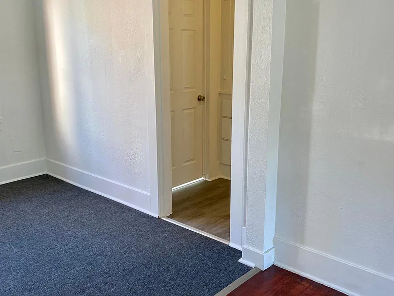 107 W Alder St — Photo 10