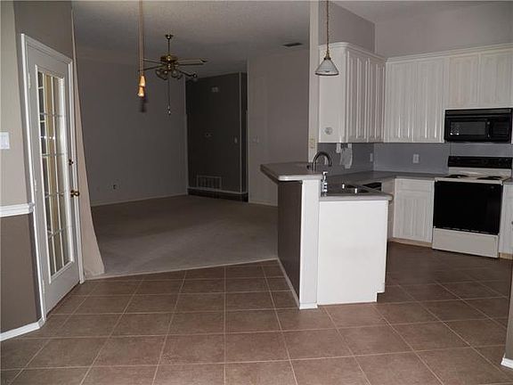 4th image of 6725 Wooddale Dr