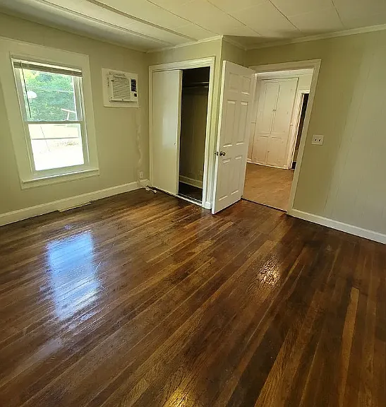 320 Amhurst Ave — Photo 1