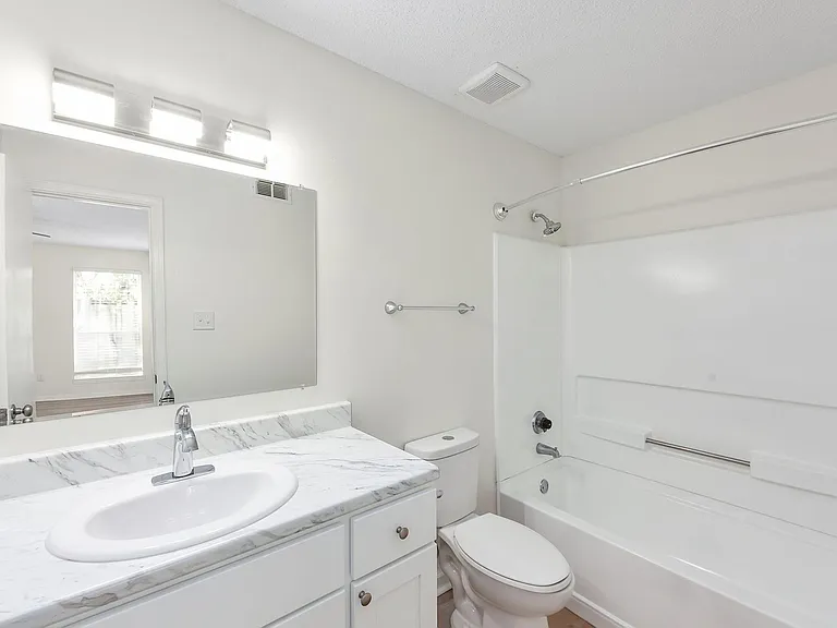 Northridge Apartments — Photo 15