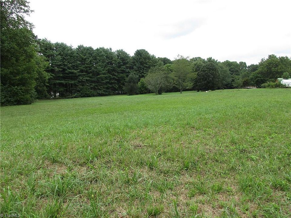 2nd image of 945 Meadowbrook Dr