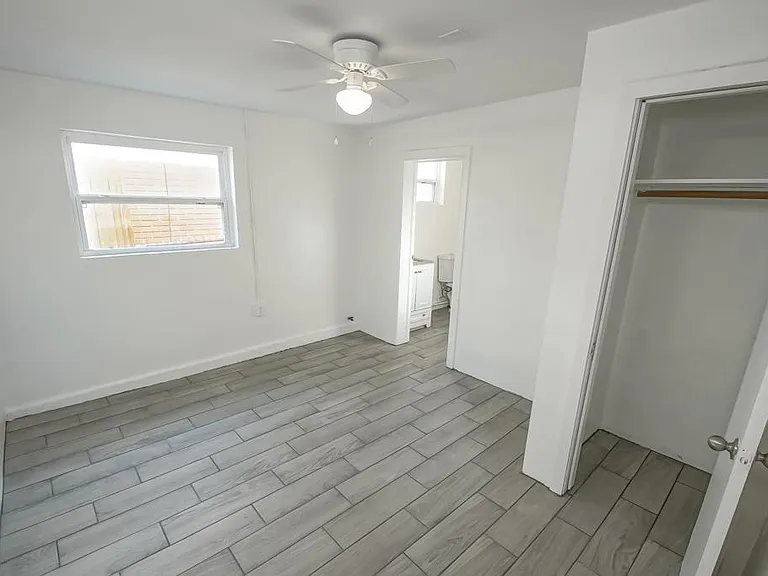 2107 Clouet St — Photo 4