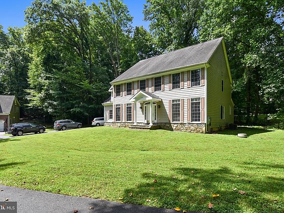 2nd image of 8204 Osage Ln