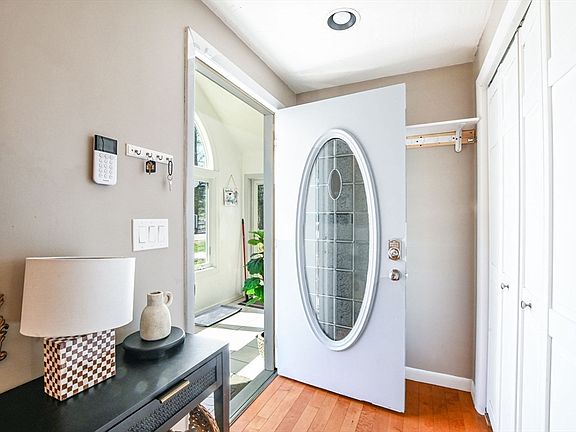 3rd image of 35 Pilgrim Village Rd APT 403