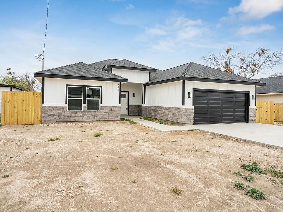 1st image of 208 W 4th St