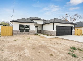 208 W 4th St, Del Rio, TX 78840