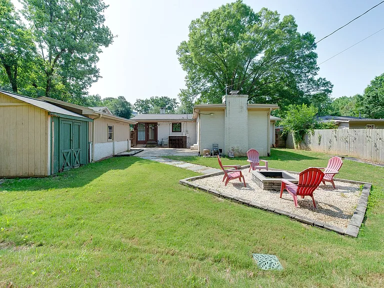 3921 Sheffield Dr — Photo 43