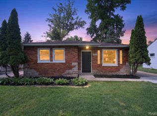 4841 Fenmore Ave, Waterford, MI 48328