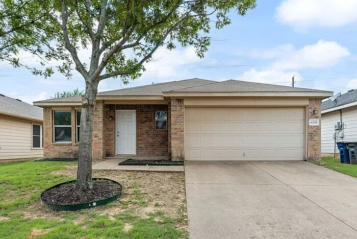 6233 Balcony Ln — Photo 2